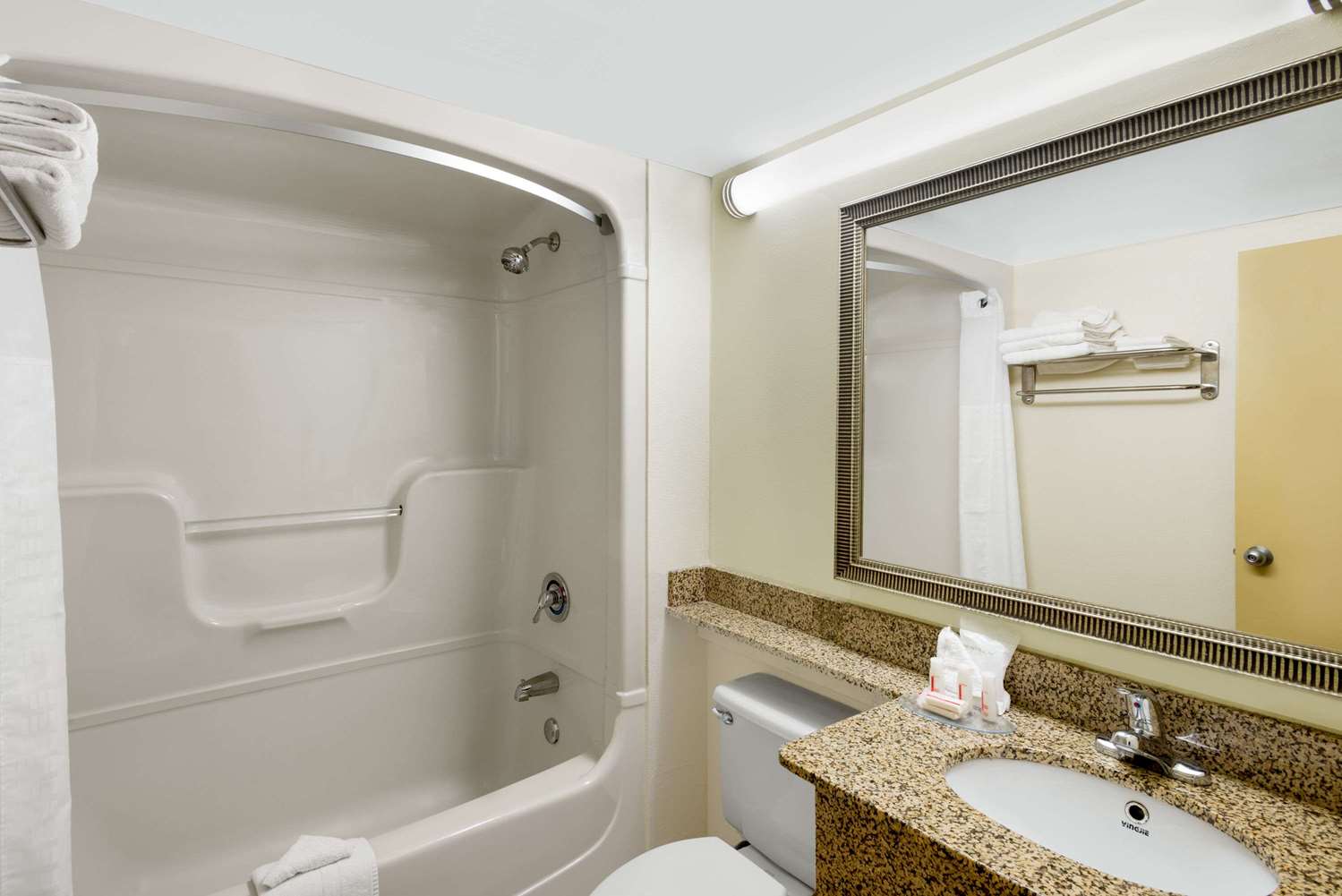 Days Inn by Wyndham Geneva/Finger Lakes 15/17