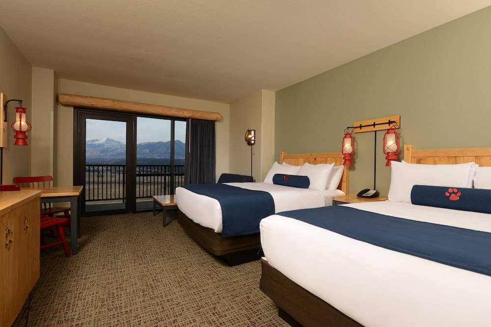 ROYAL WOLF, SUITE