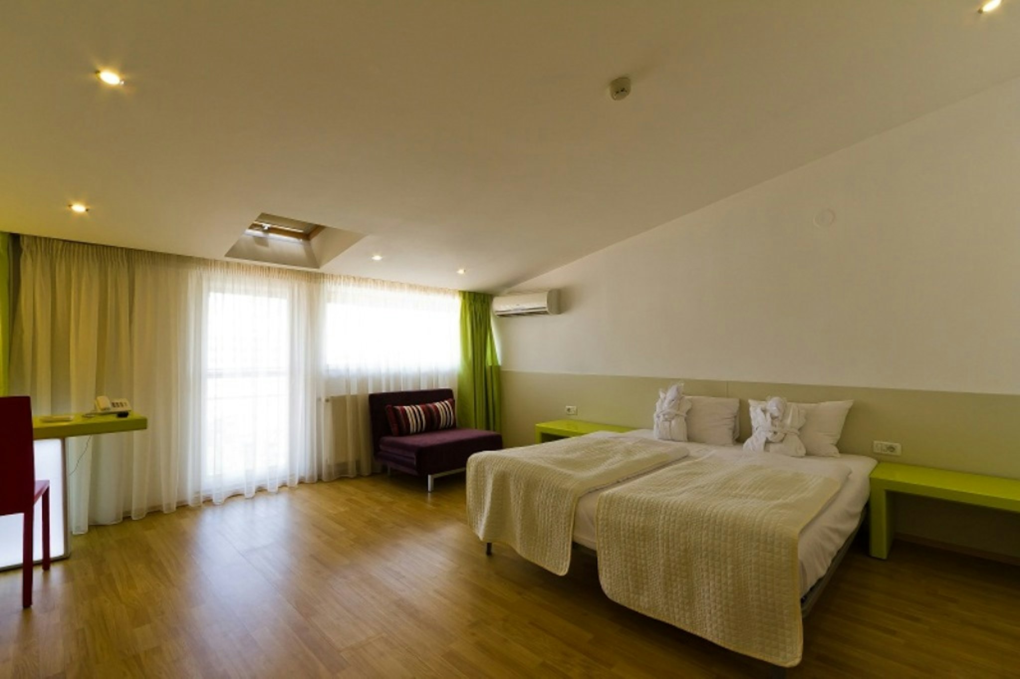 Christina Hotel 8/61