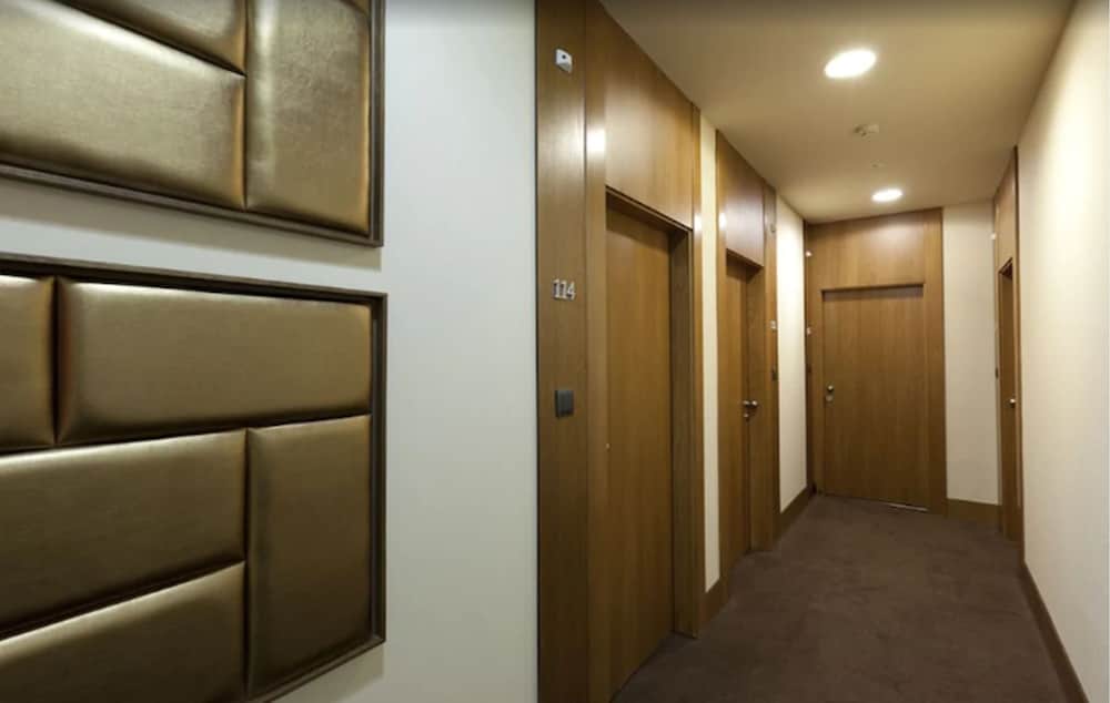 Sterling Hotel 19/34