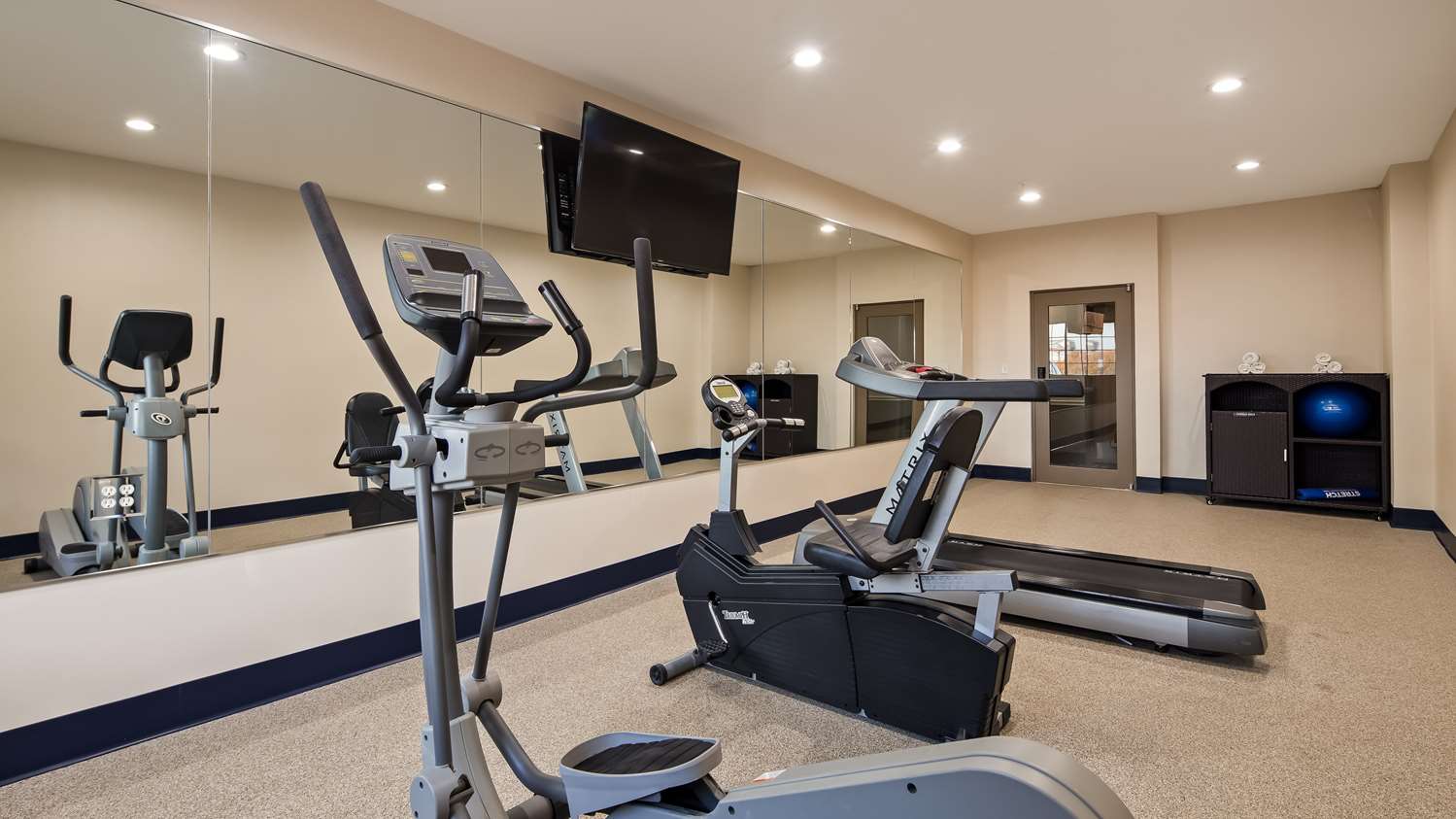 Best Western Plus Tulsa Inn Suites 13/24