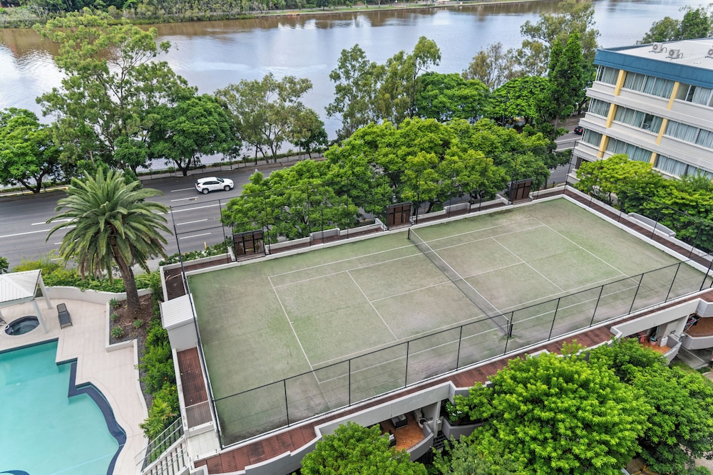 The Oasis Apartments 33/66