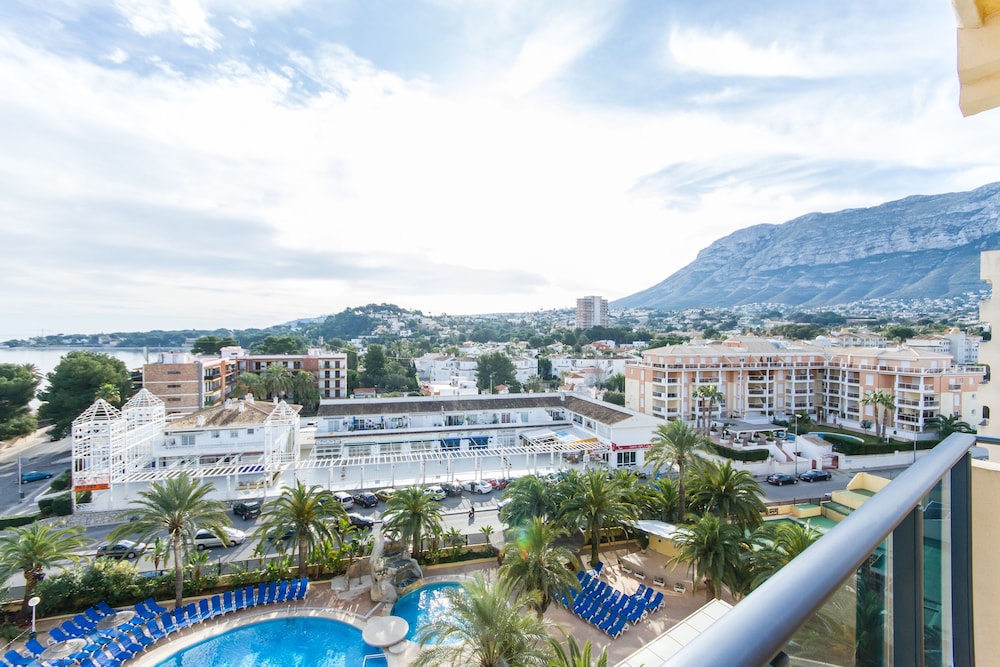 Port Denia 3/49