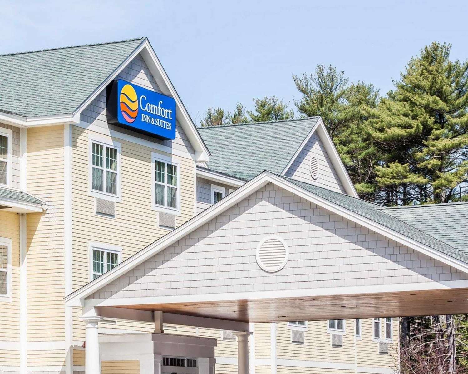 Comfort Inn and Suites Scarborough - Portland 3/55