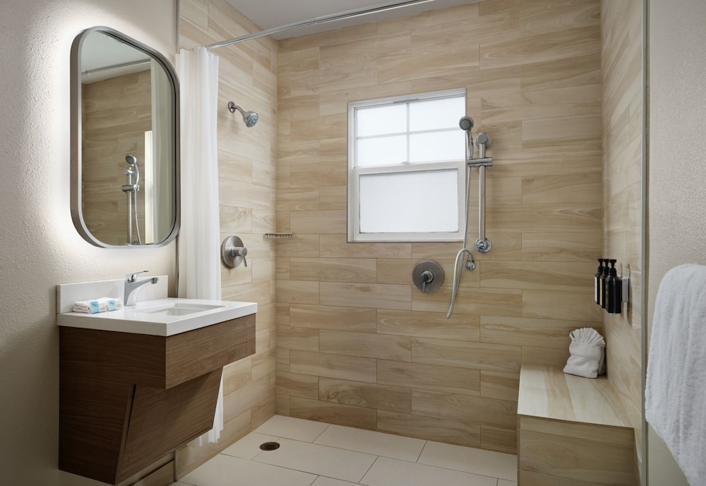 ROOM, KING BED, KITCHEN, ACCESSIBLE