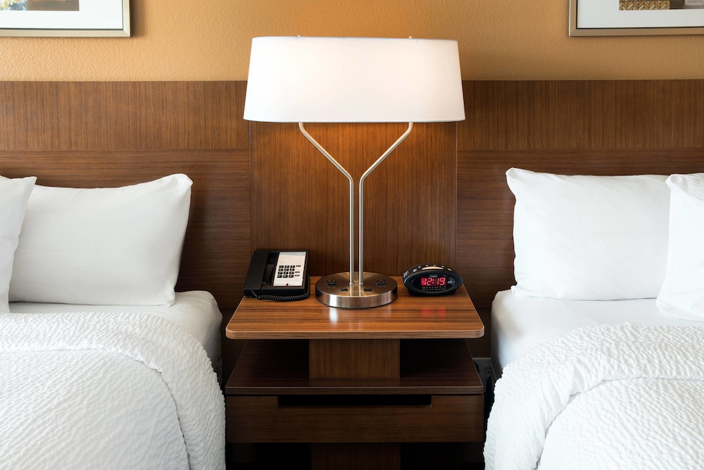 Fairfield Inn Suites By Marriott Fort Collins Loveland 10/38