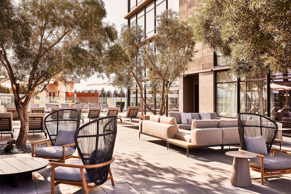 AC Hotel by Marriott Sunnyvale Moffett Park 33/48