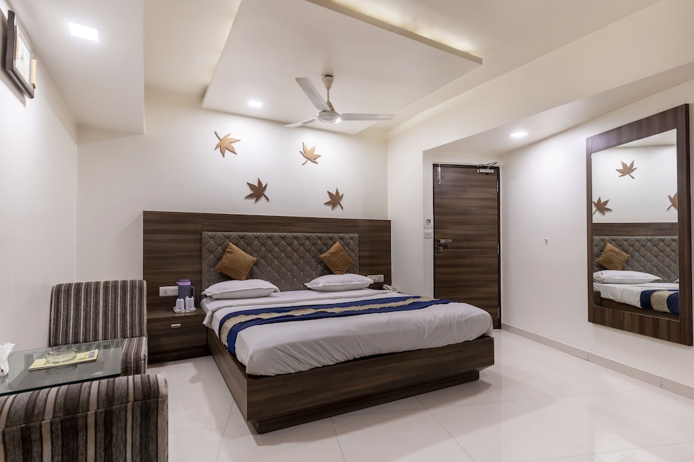 Hotel Ashish 6/39
