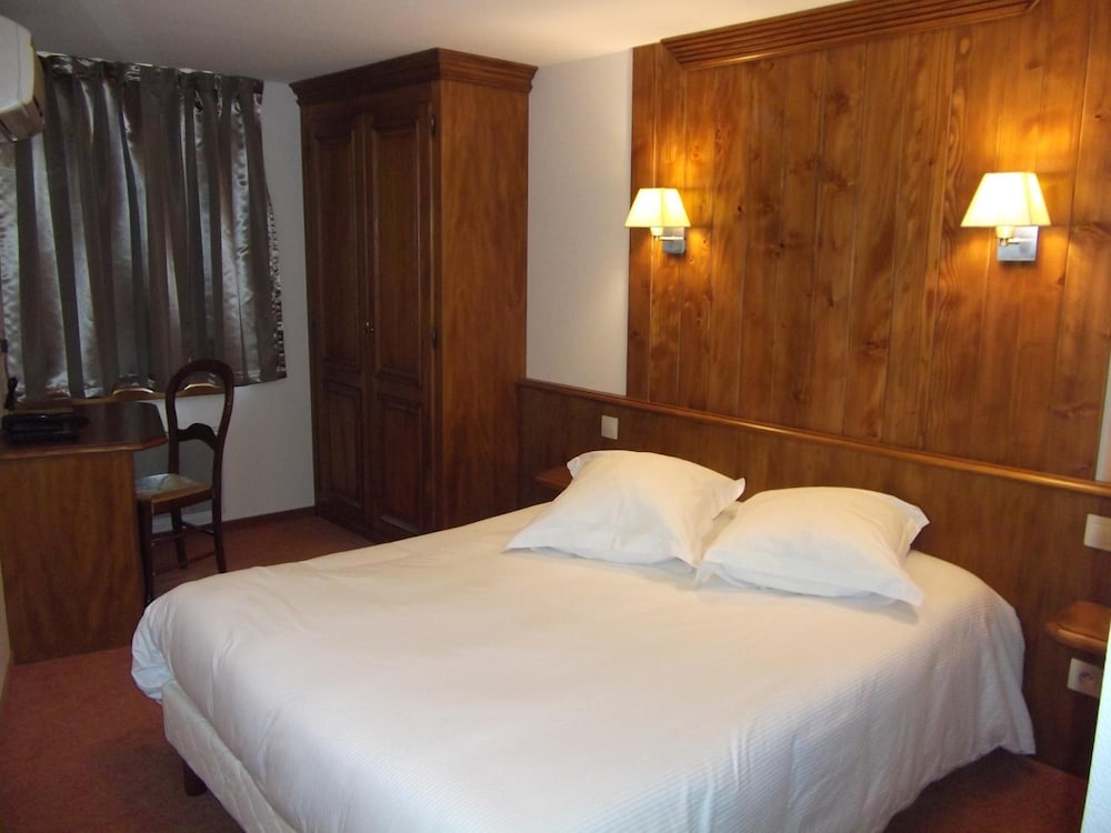 HOTEL DE LA CLOCHE 19/46