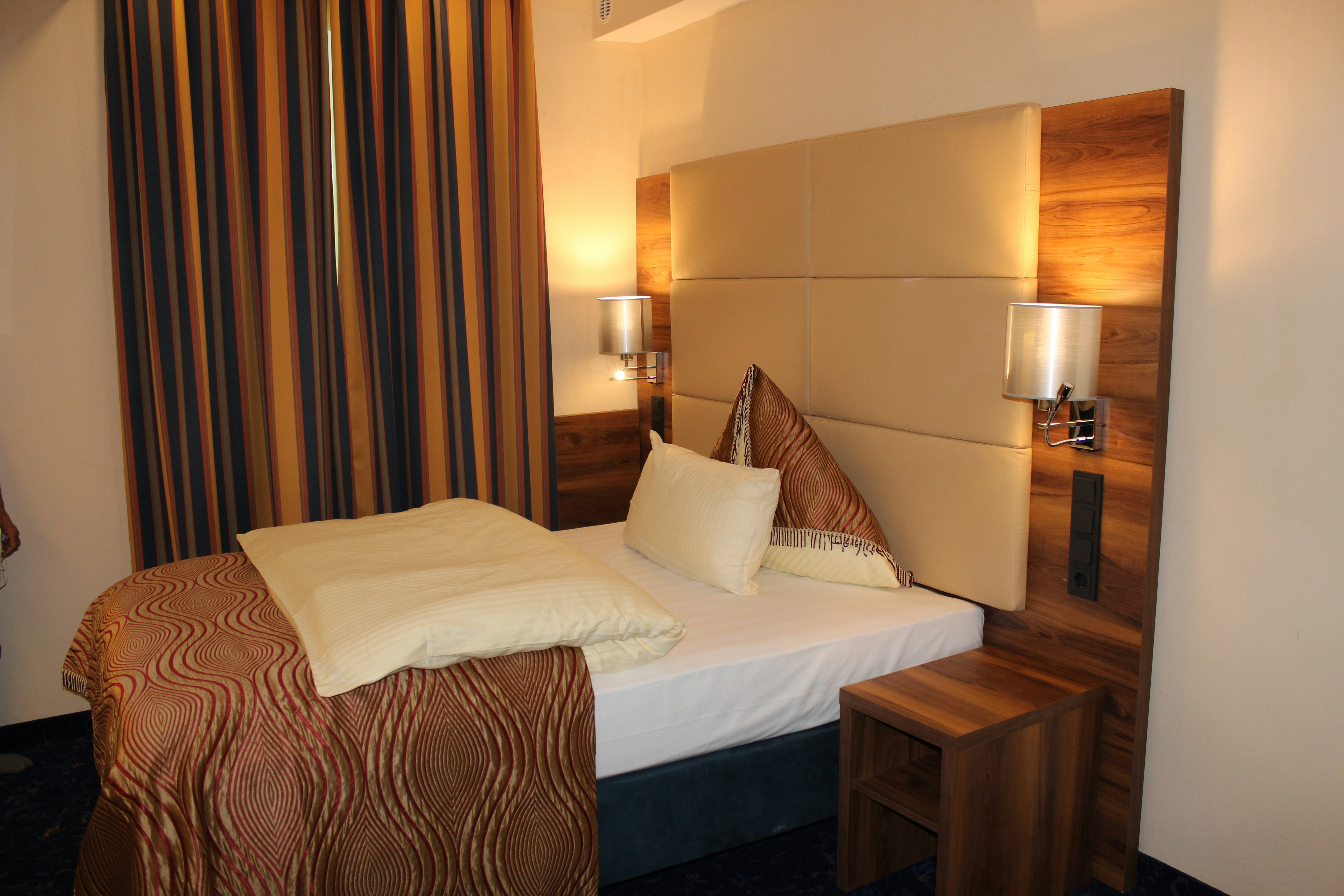 GRAND HOTEL EMPIRE FRANKFURT 4/17