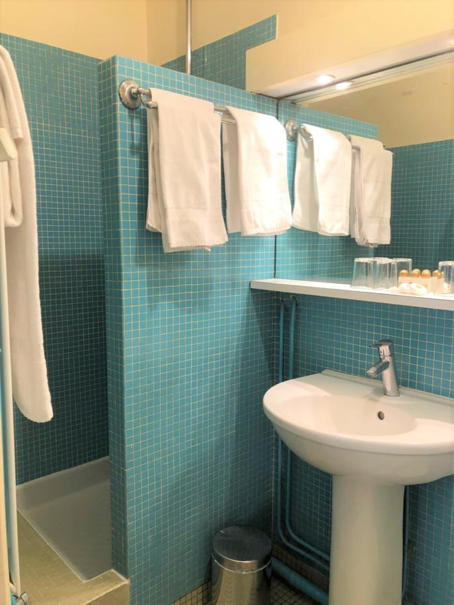 غرفة كلاسيكية بسرير مزدوج، HOTEL DE SUEZ 8/9