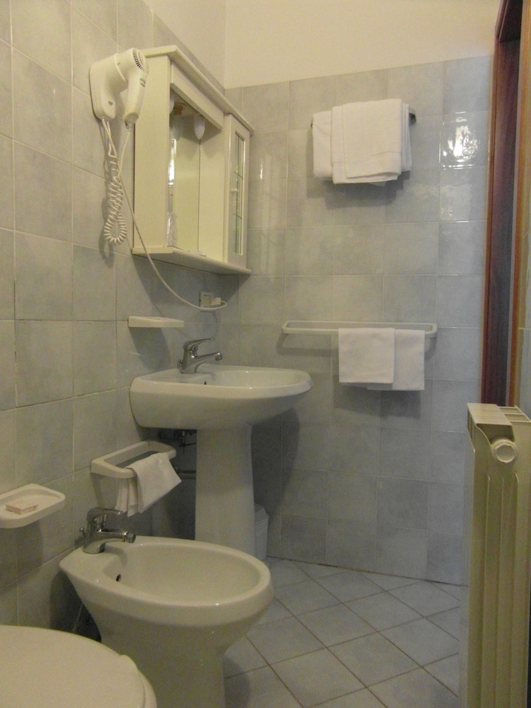 Room, Single