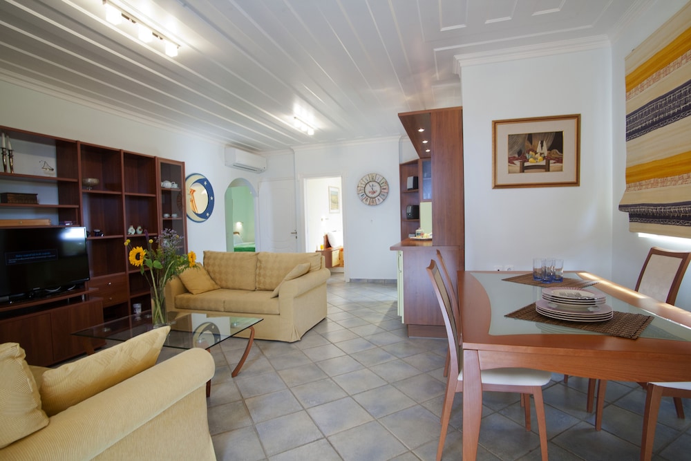 Exanthia Villas 32/50