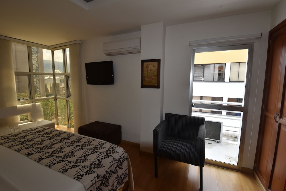Hotel Bolivar Plaza 22/61