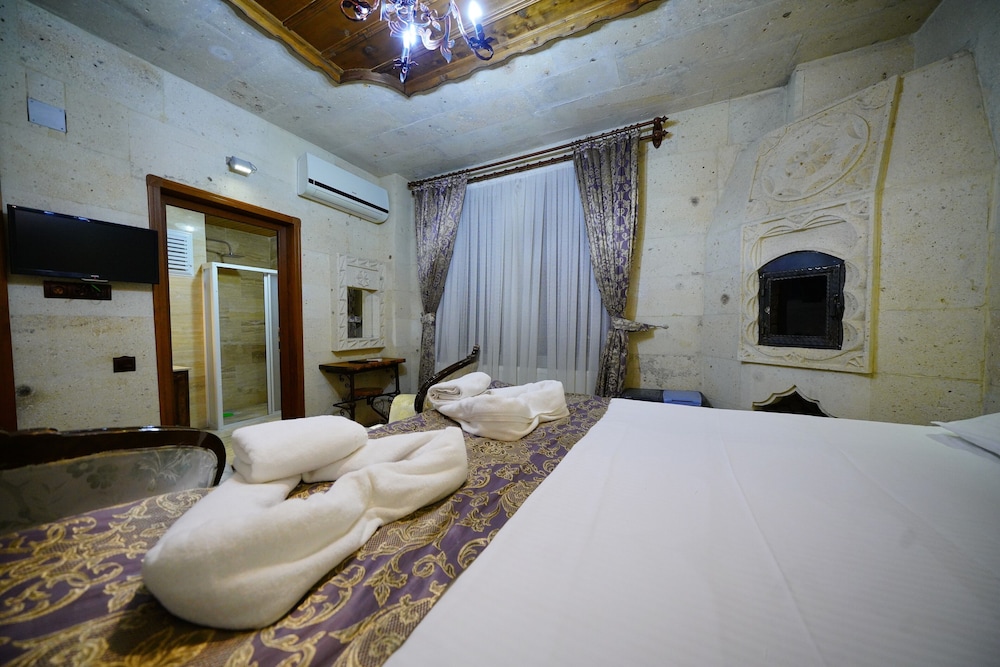 DELUXE, SUITE, KING BED