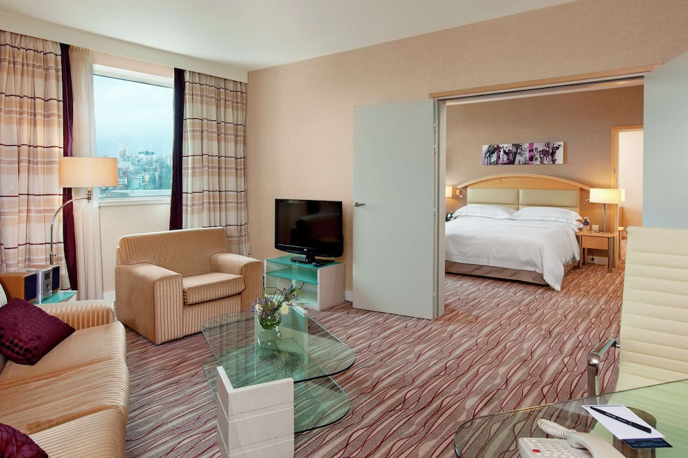 Hilton Sofia 61/89