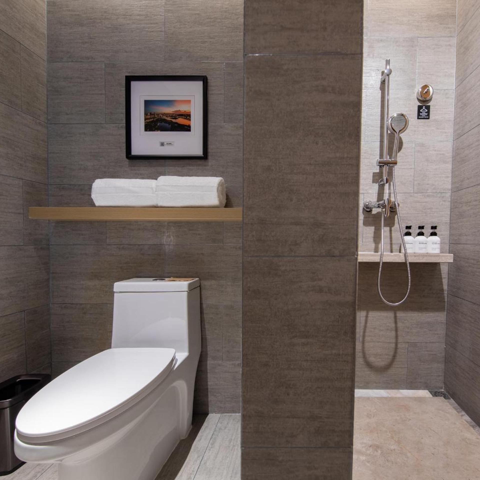 Atour Hotel (Xiamen Jimei Lake Business Center) 54/55