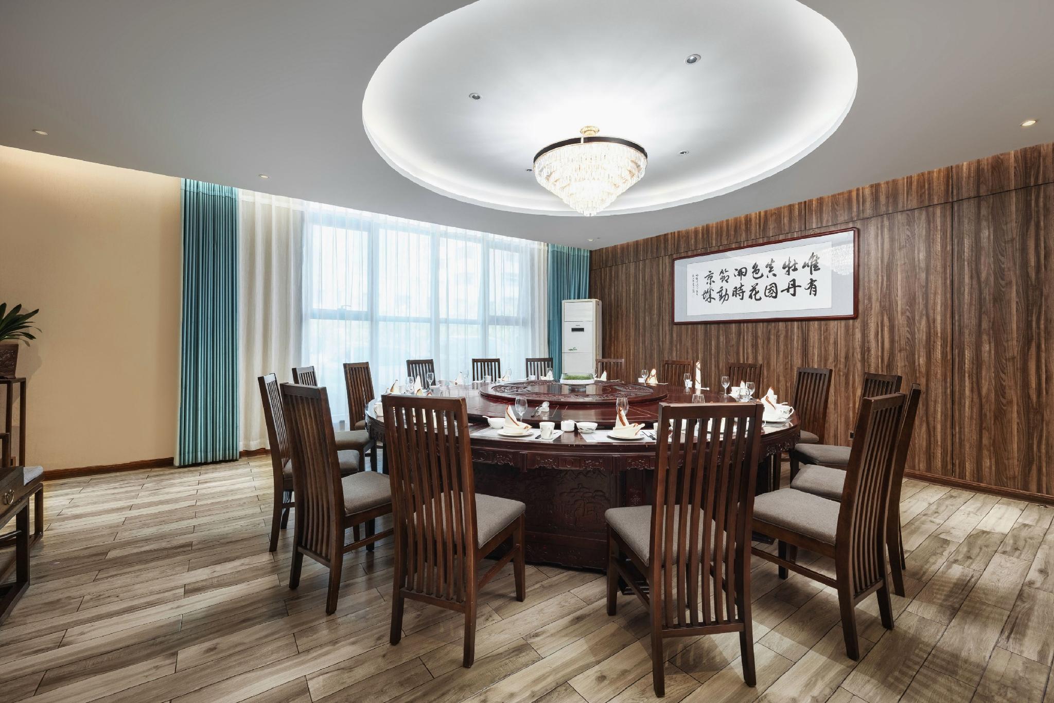 Botai Hotel 27/28