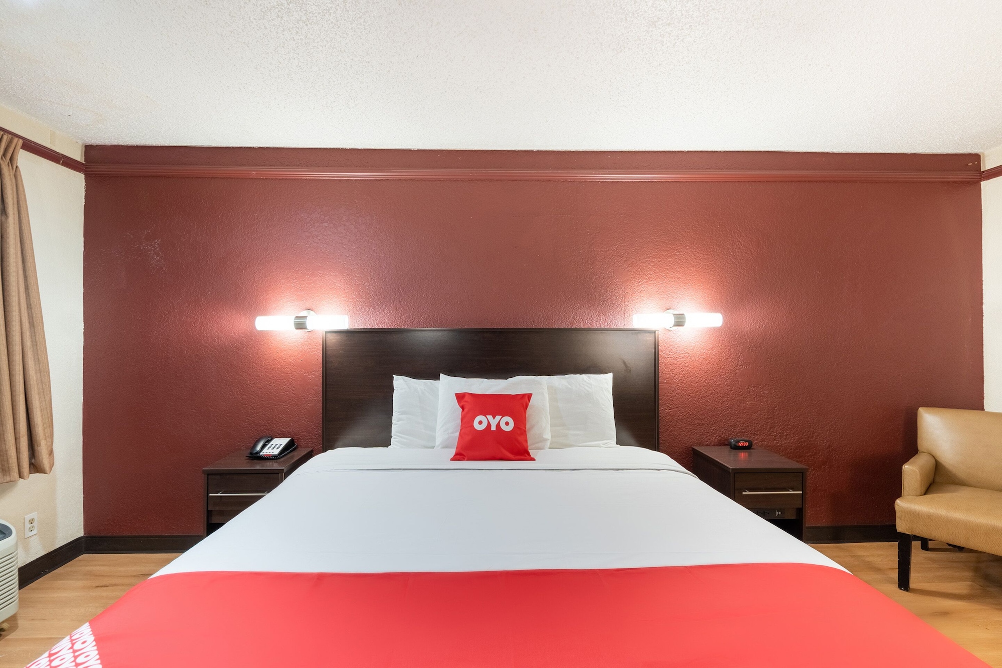 ROOM, KING BED, SMOKING