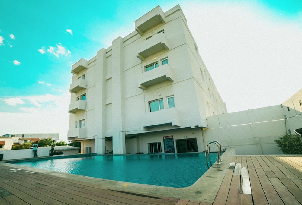 Poppys Hotel 2/49