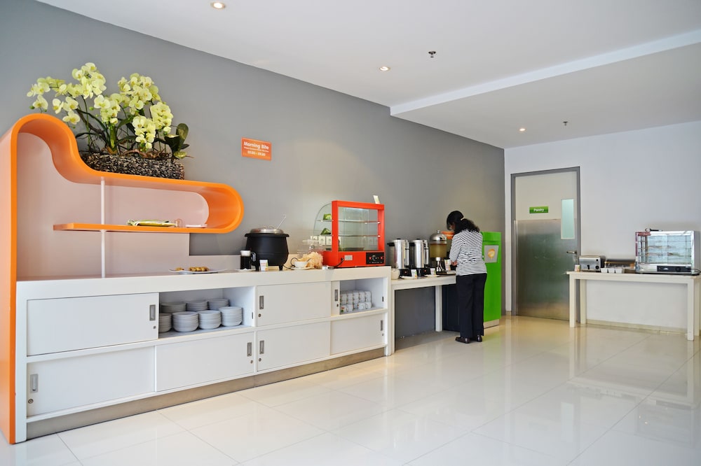 Lobby at Pop Hotel Tanjung Karang Lampung, BANDAR LAMPUNG