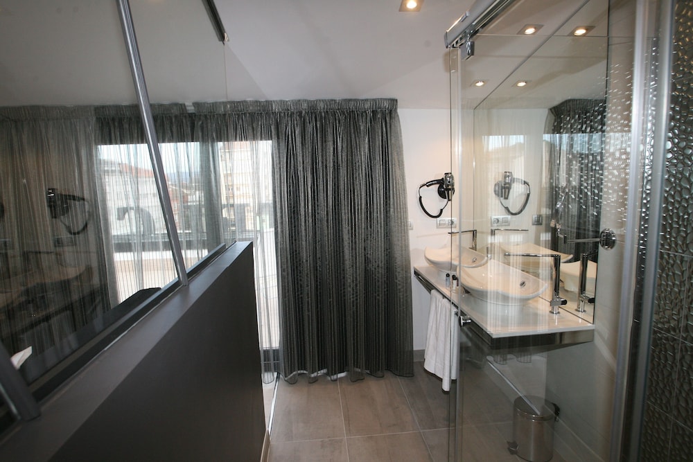 HOTEL CARDENAL 7/30