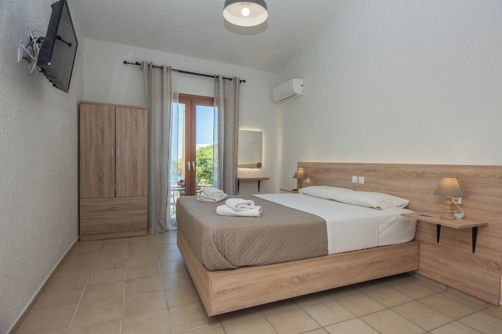 Athina Villas 7/56