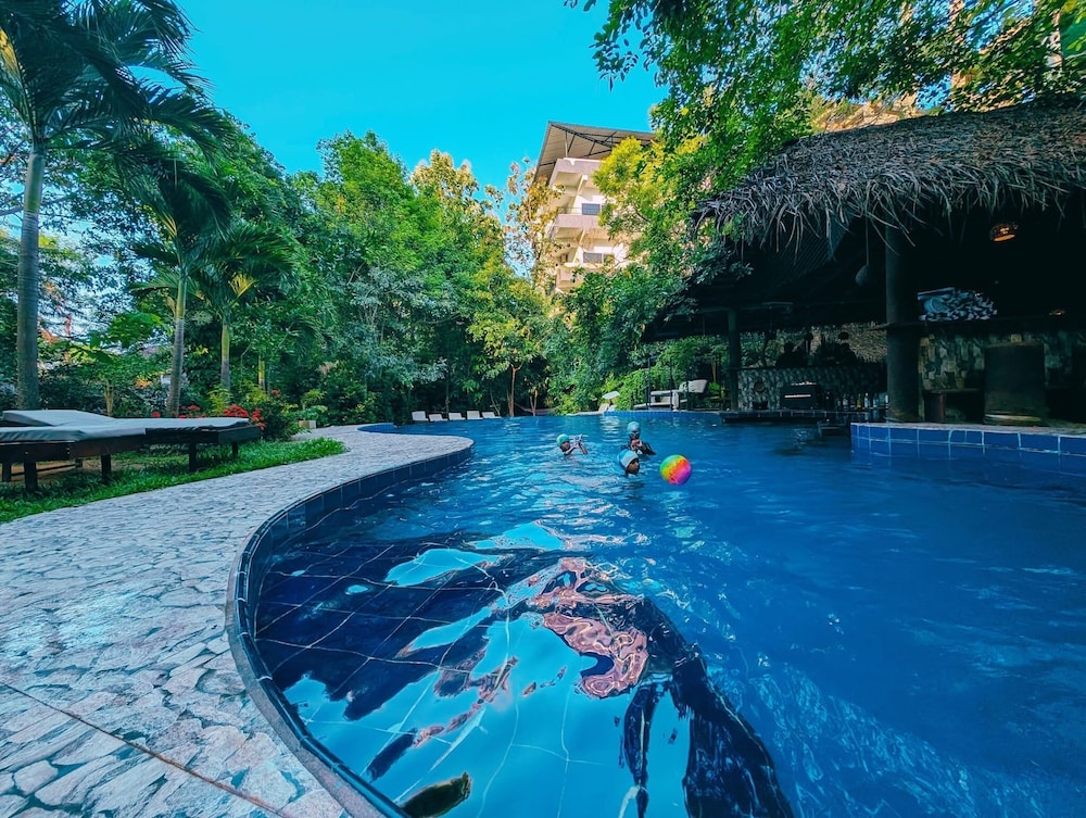 Sundaras Resort 47/50