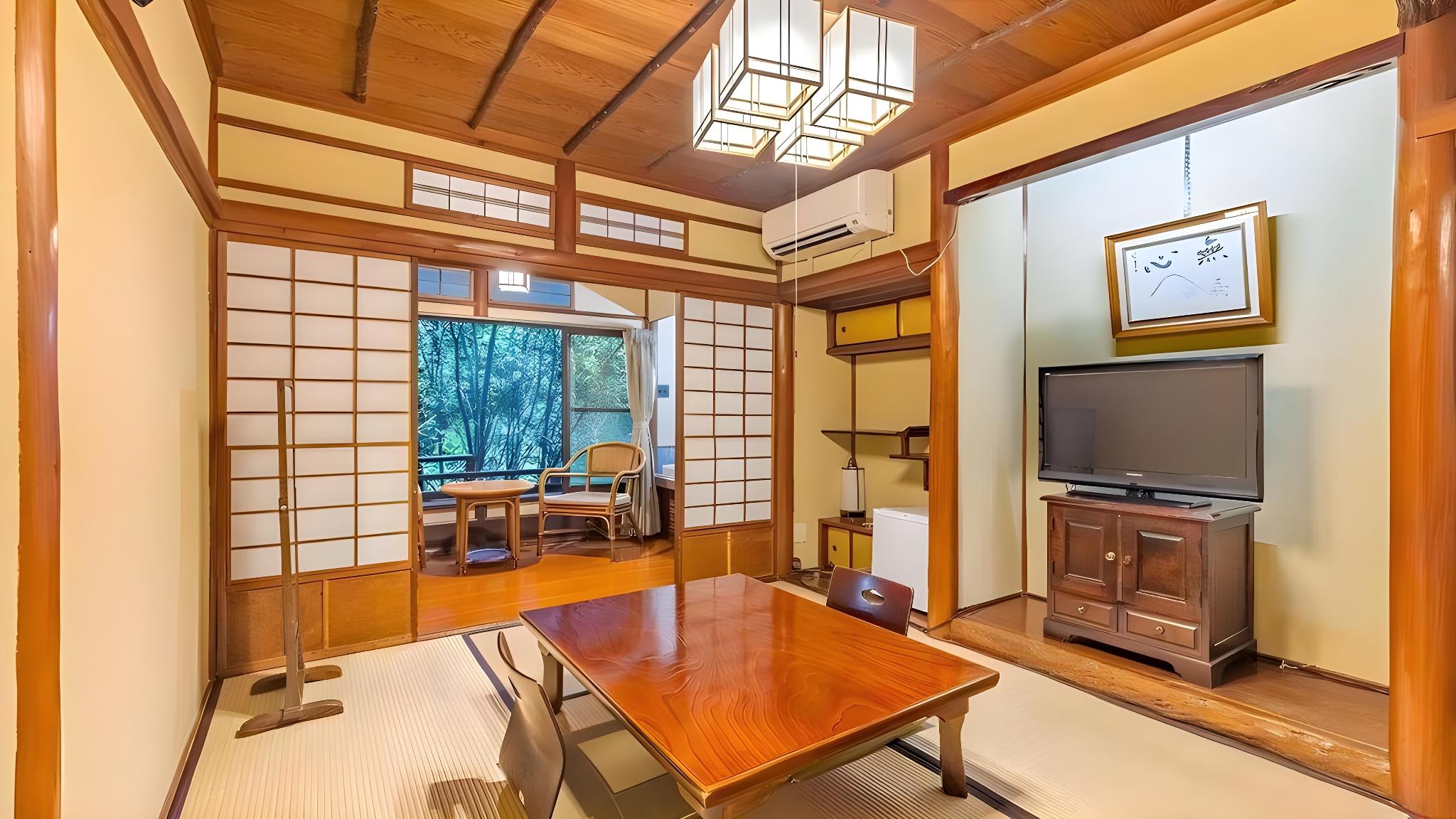 Japanese, Twin Beds, Small Bath