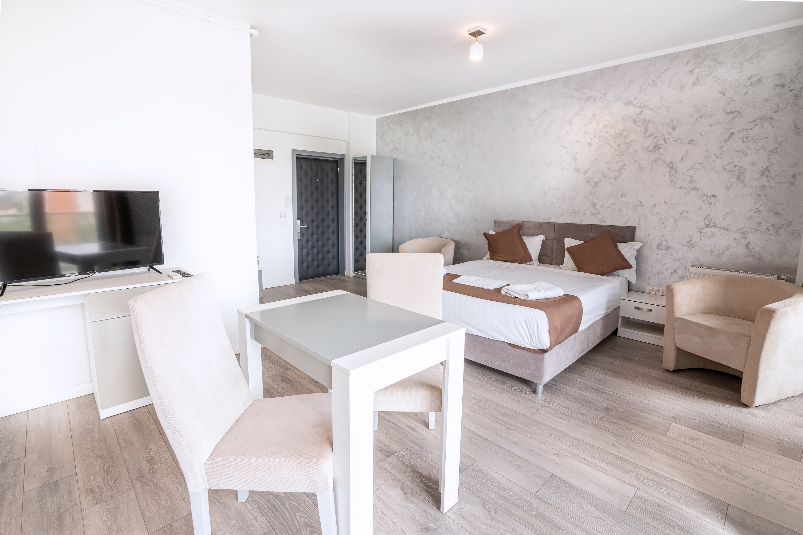 استوديو بسرير كينج بشرفة، Miramare Residence 7/10