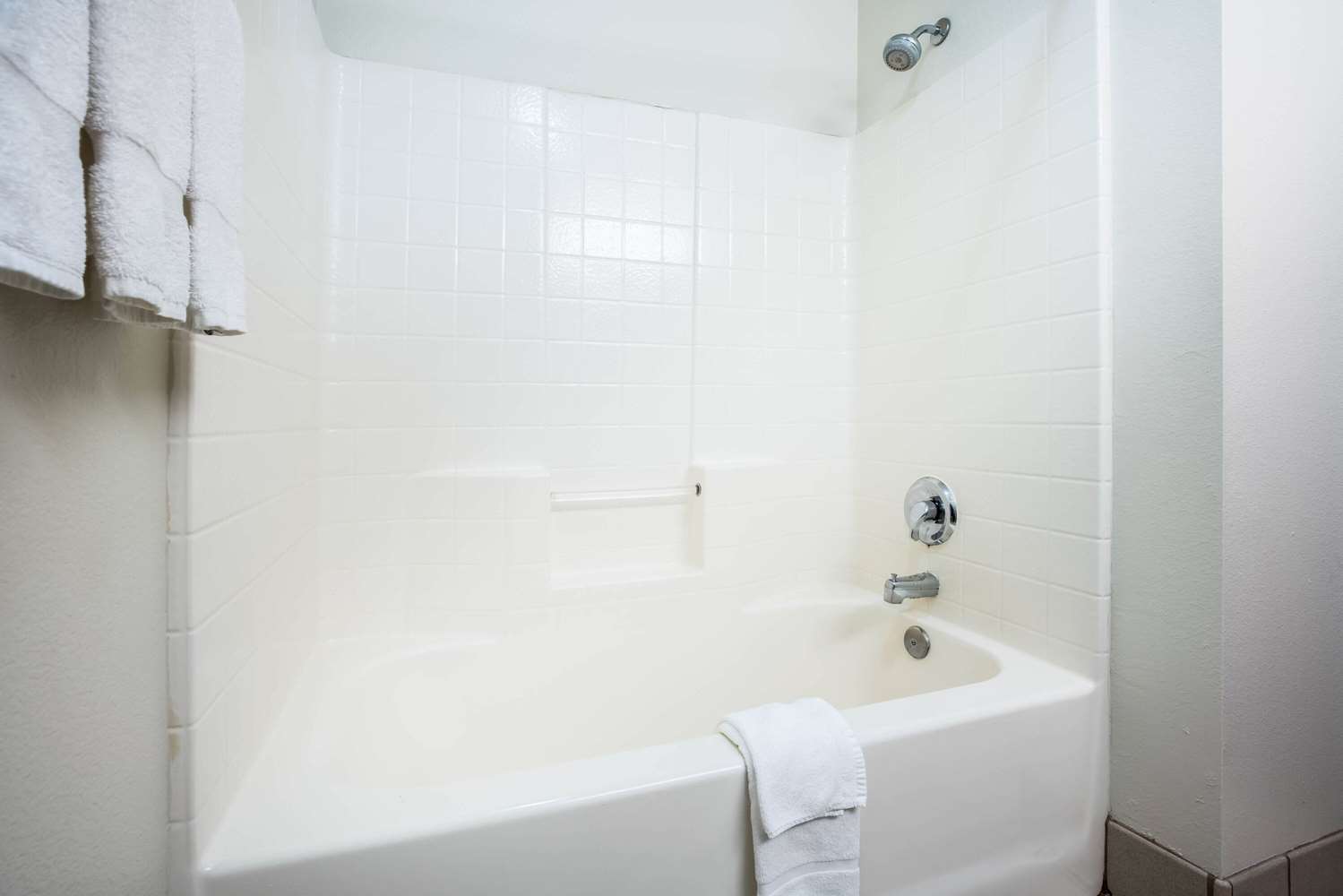 La Quinta Inn & Suites by Wyndham Portland Airport 41/43