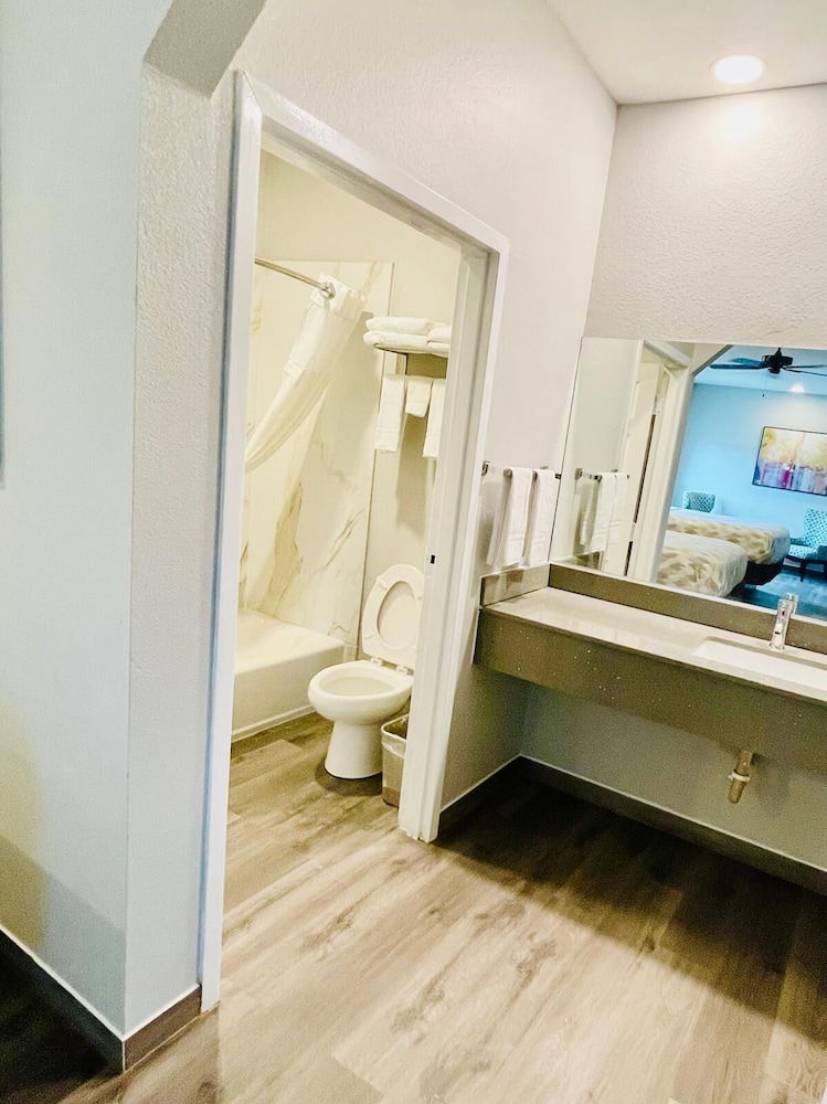Americas Best Value Inn La Porte 44/46