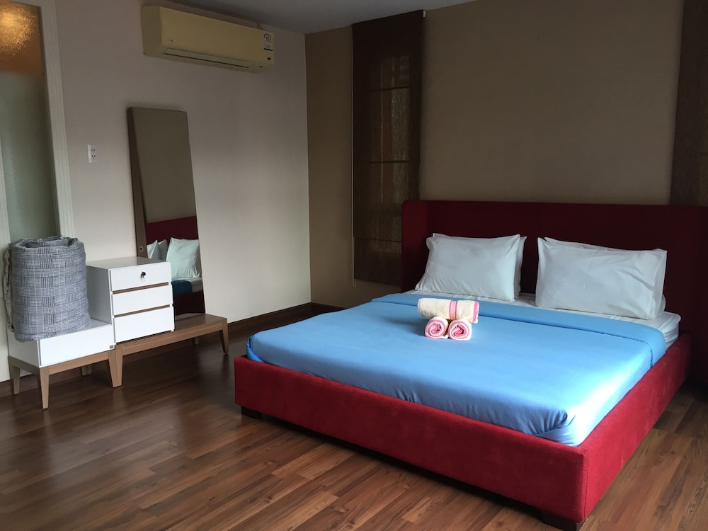 Beachfront Family Penthouse Hua Hin 14/50