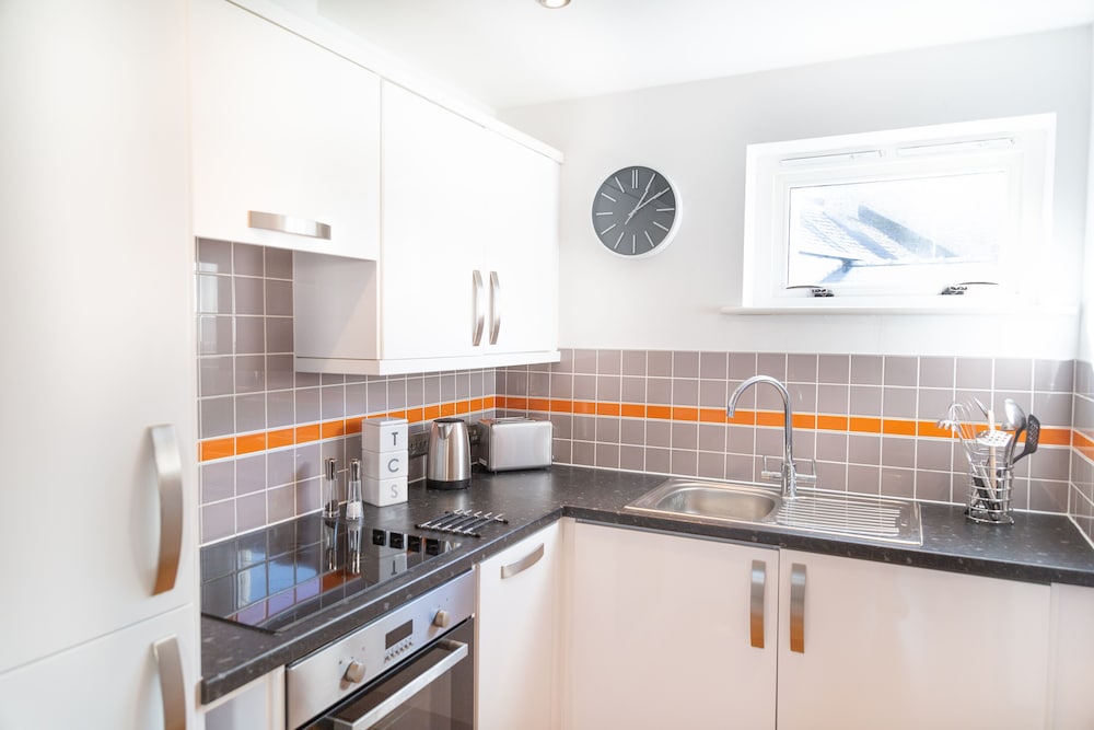 Lux Living Apartments - Marino Place 16/16