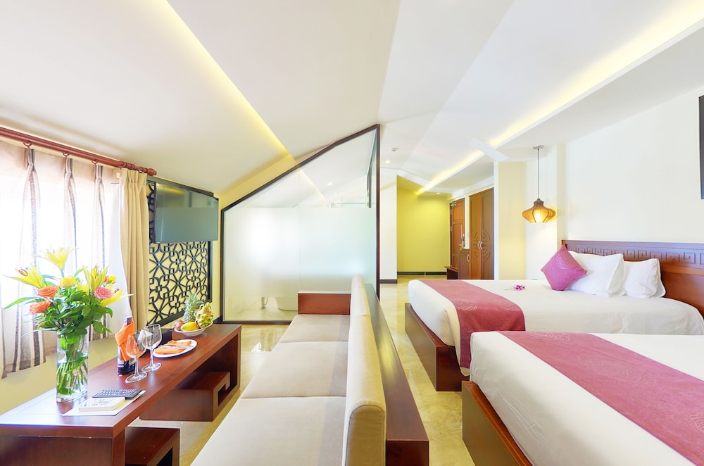 Penthouse, City View