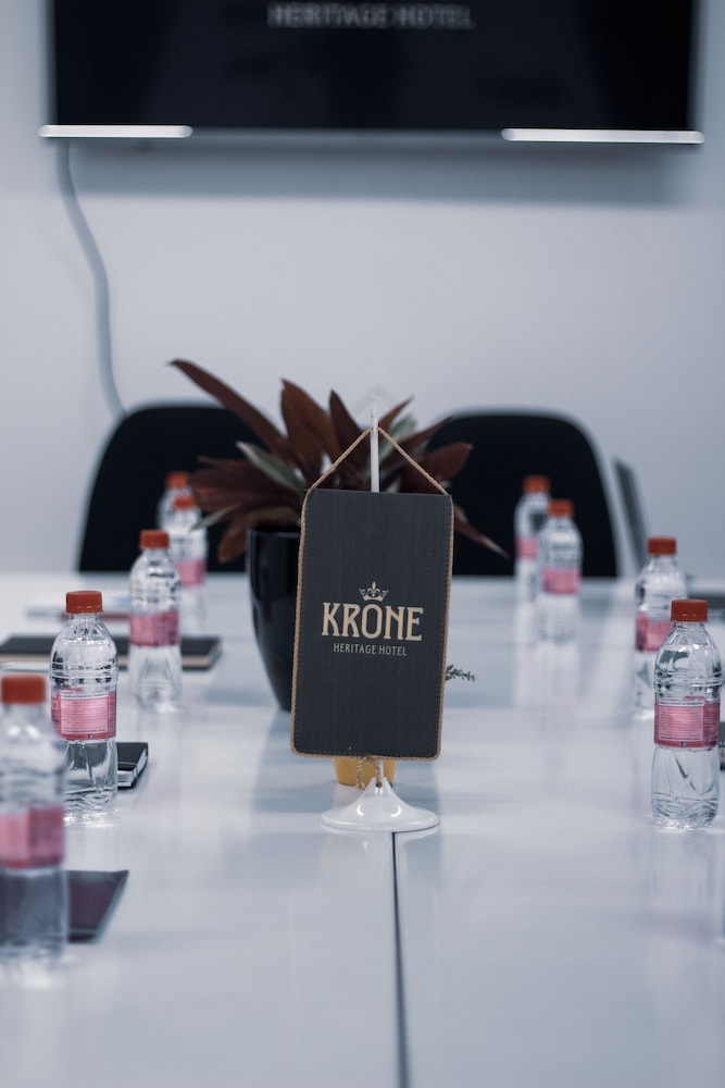 HERITAGE HOTEL KRONE 41/77
