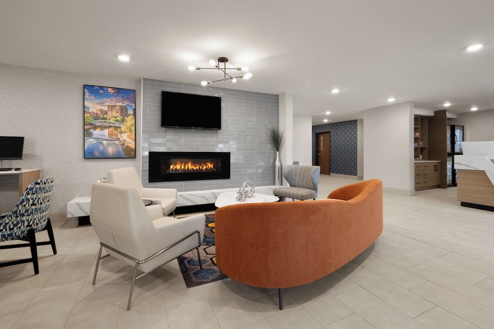 La Quinta Inn & Suites by Wyndham Greenville 46/61
