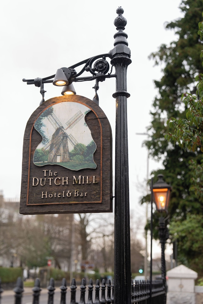 The Dutch Mill Hotel 3/50