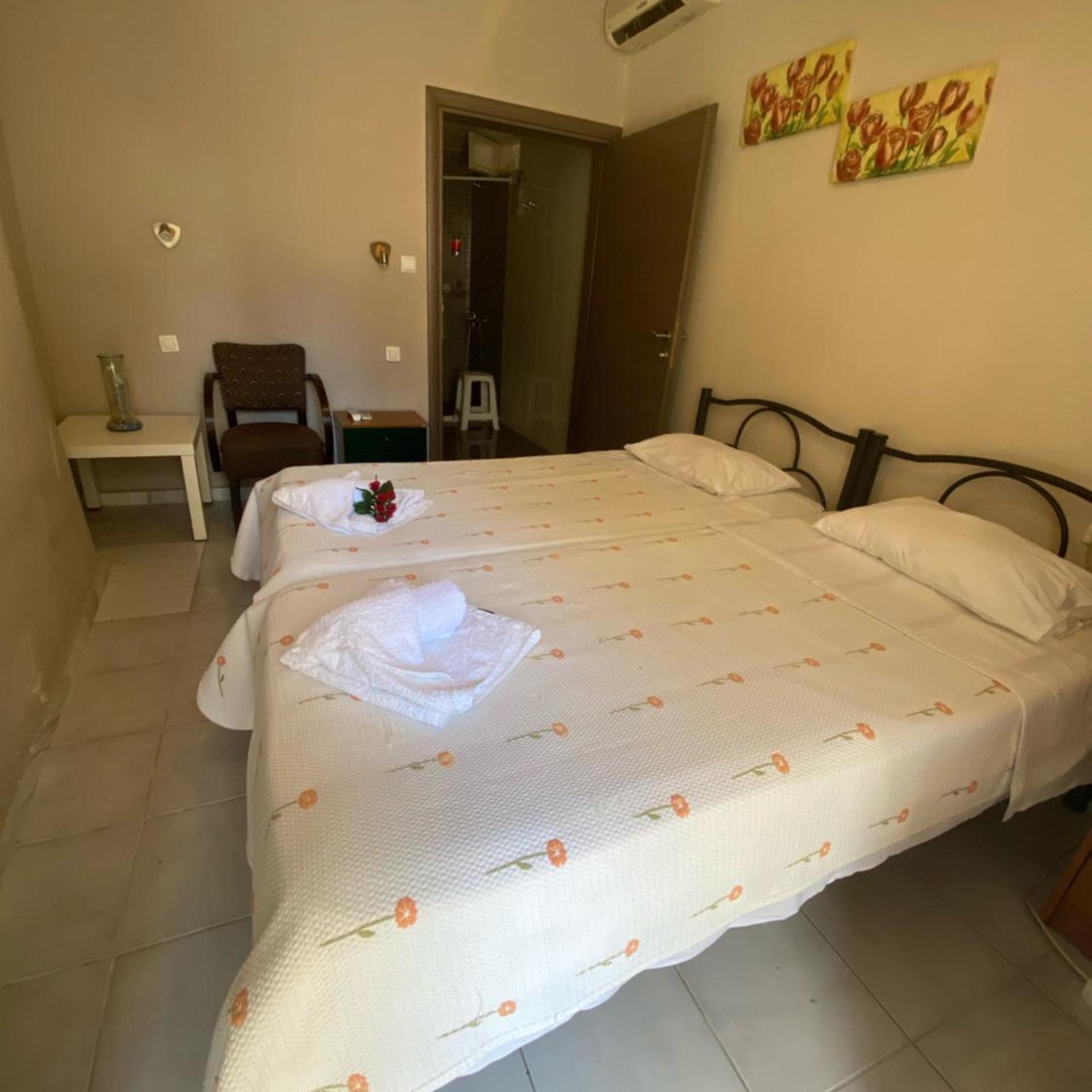 Economy, Twin Beds