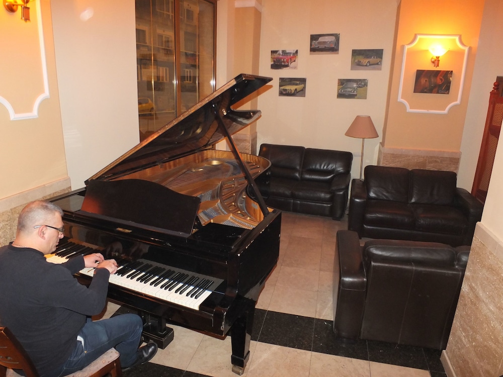 Hotel Central Ploiesti 10/69