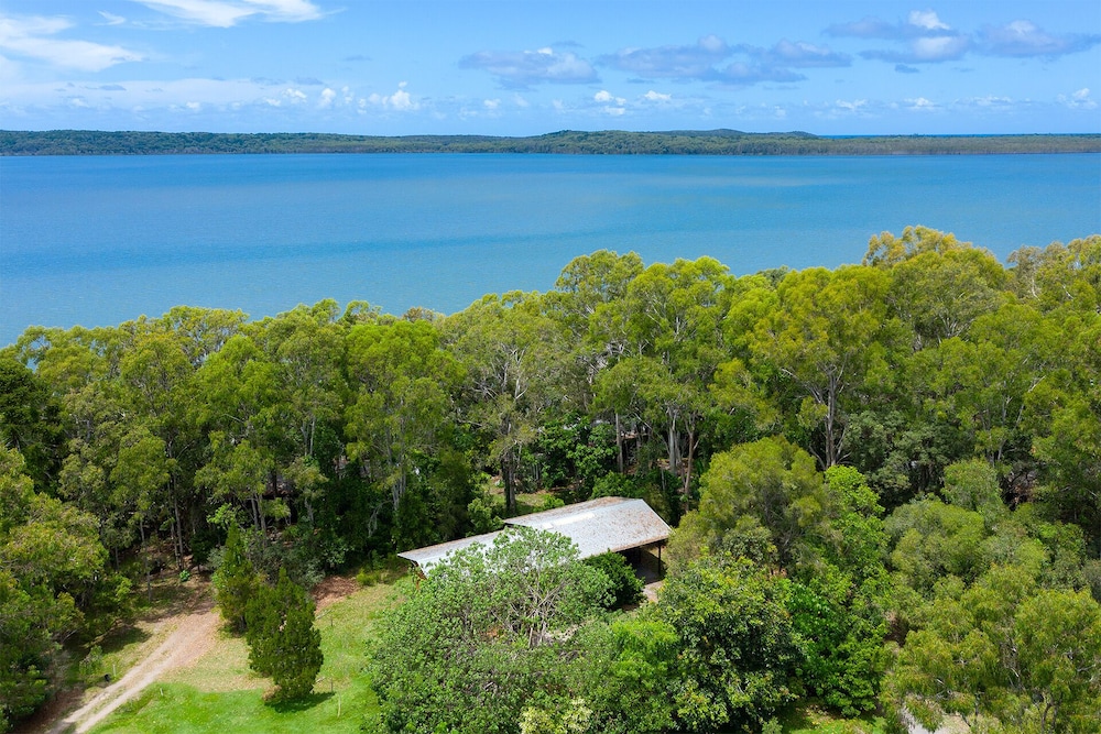 EUMARELLA SHORES NOOSA LAKE RETREAT 61/65