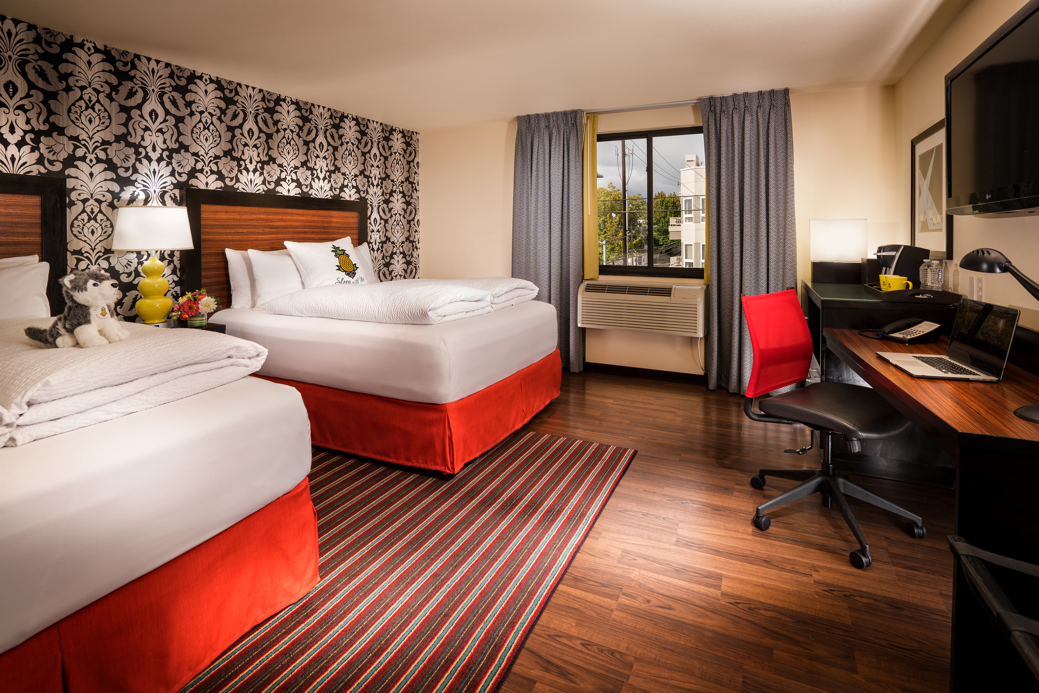 Duet, Queen Bed, Accessible