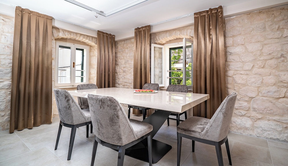 VILLA RUSTICA DALMATIA 35/50
