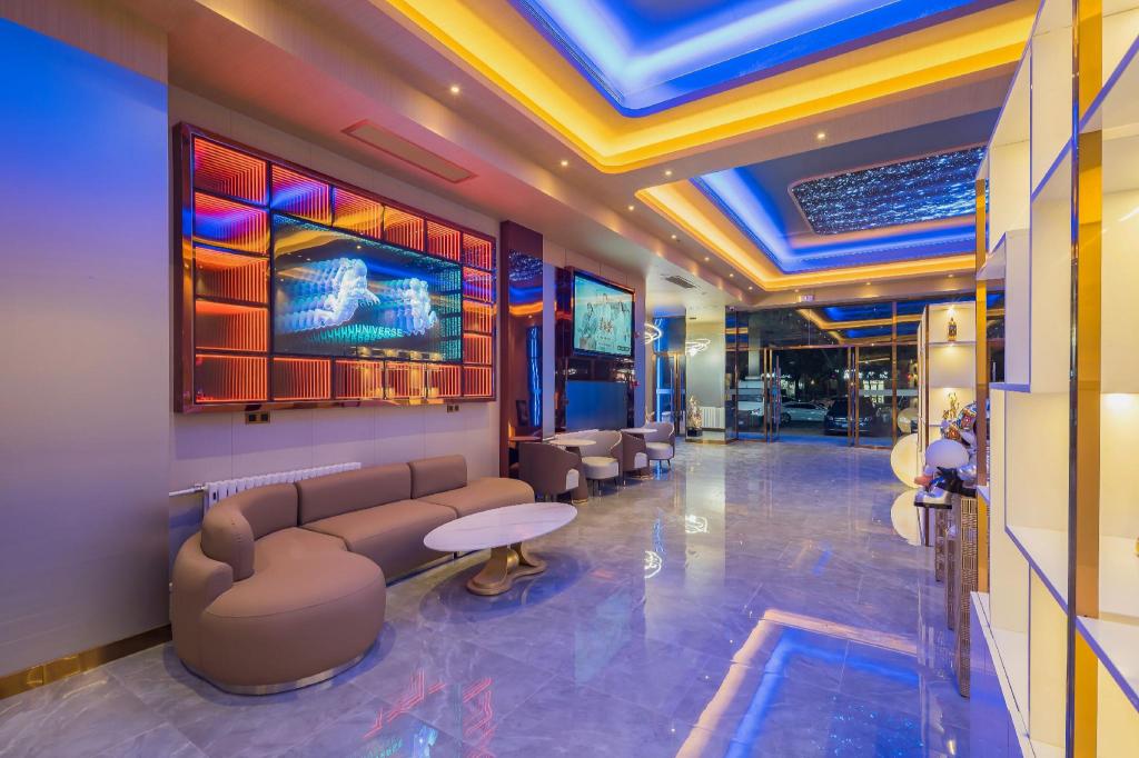 Dequan Luxury Hotel (Chaoyang High speed Railway Station Shilibao Subway Station Branch) 38/50