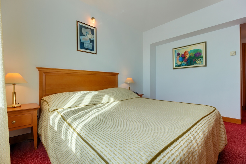 Room at Hotel Villa Dvor, OMIS