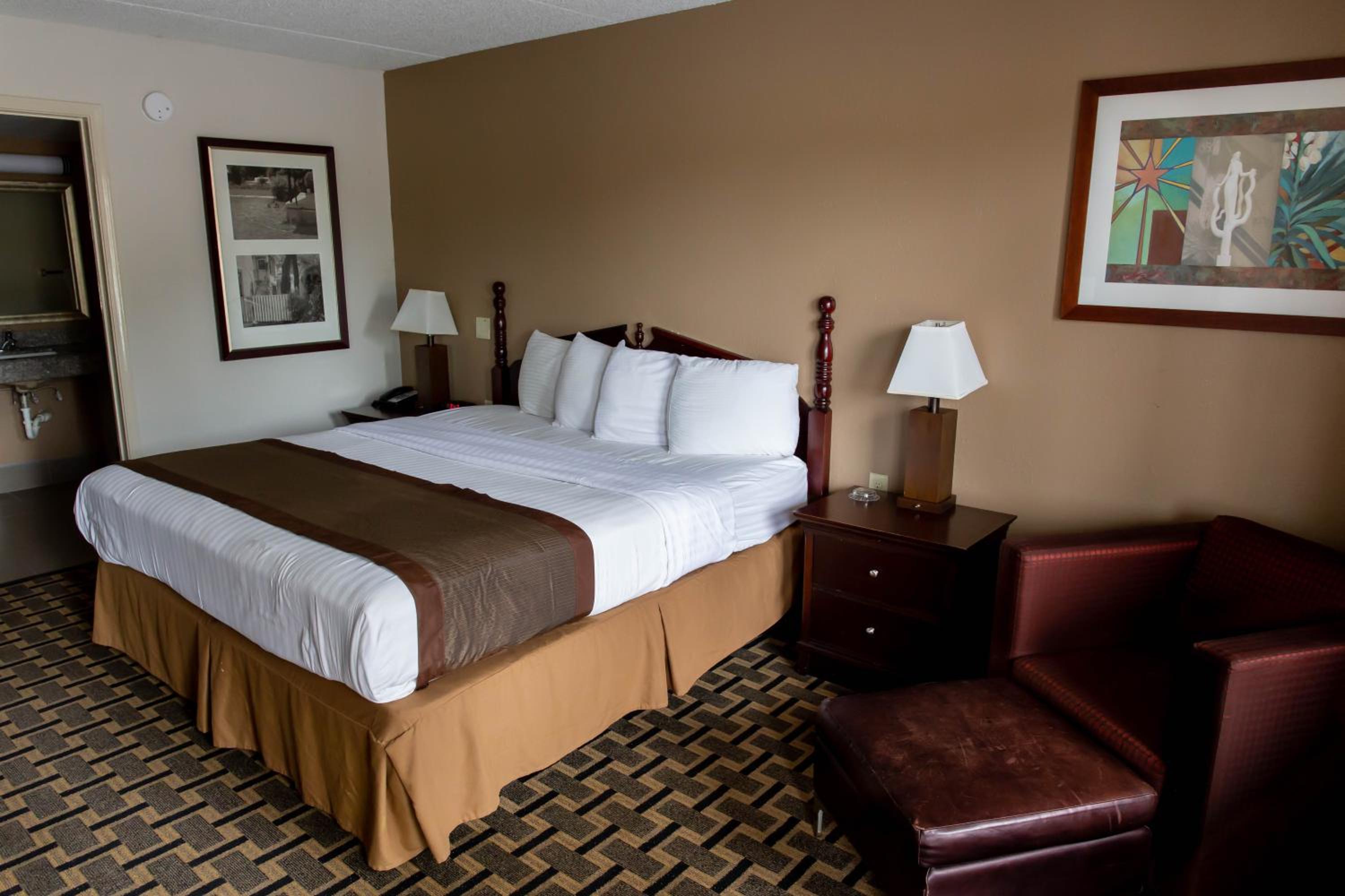 Regency Inn 9/26