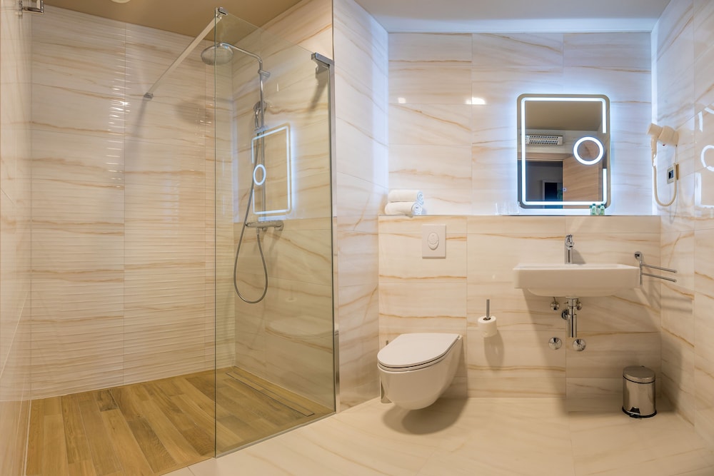 Priska Med Luxury Rooms 72/77