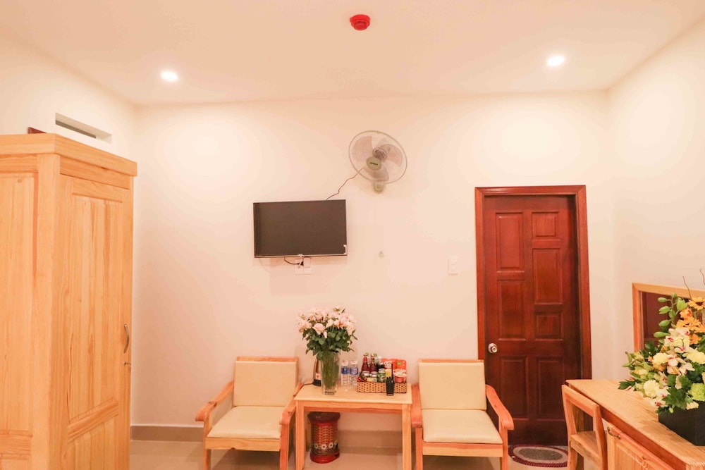Mai Hoang Hotel 57/70