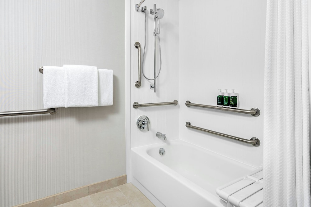 1 Bedroom, Suite, 2 Queen Beds, Sofa, Courtyard Pittsburgh Airport 9/10