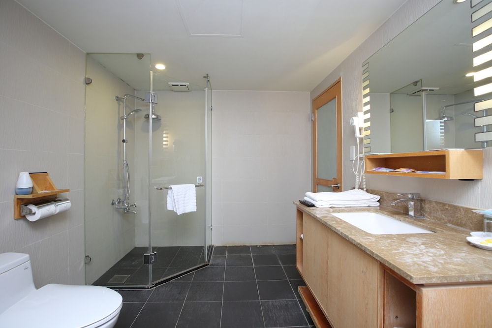 Jin Hua Hotel 42/50